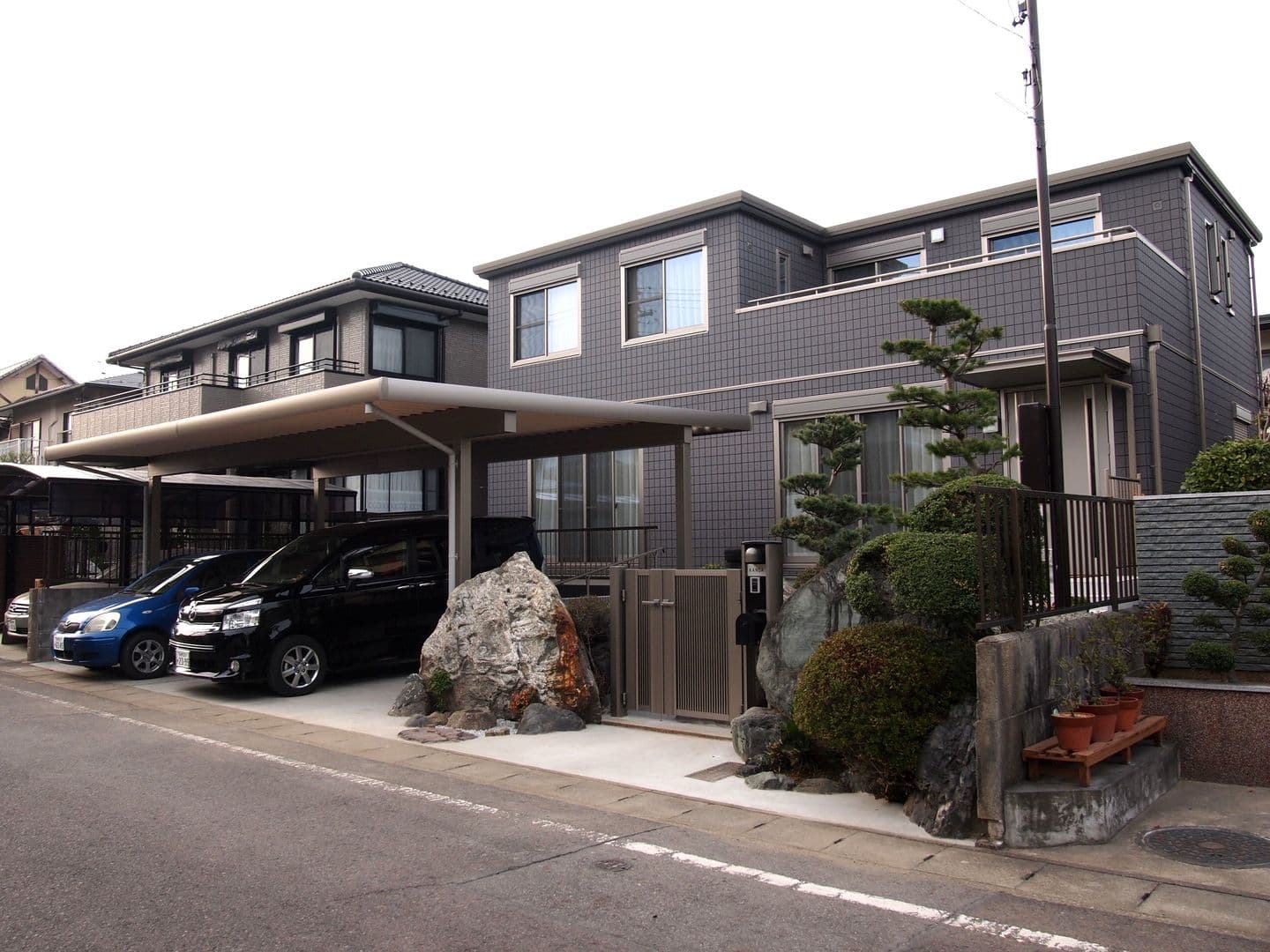 折半カーポートの外構